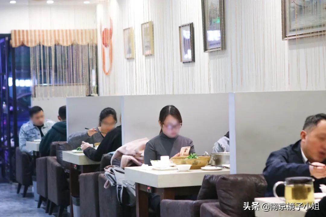 拖欠工资补偿最新标准与小巷深处的特色小店探秘
