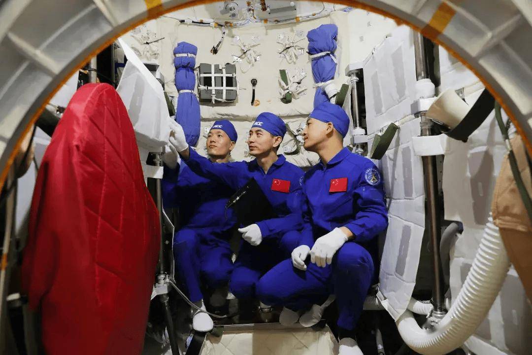 神十八乘组开展返回前各项准备