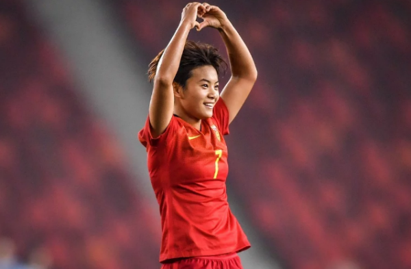 张睿刷新女足国家队最年长出场纪录，传奇之旅，鼓舞人心的时刻！