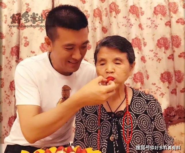 曝杨子黄圣依离开镜头关系很好