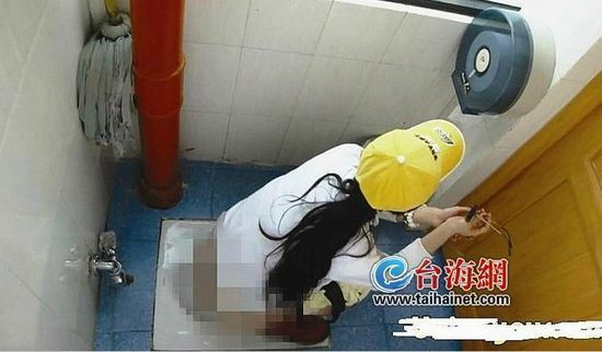 女大学生偷拍事件背后的故事，探秘小巷独特小店与意外事件揭秘