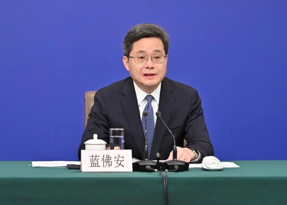 蓝佛安强调，加强基层三保财力保障，共创美好未来