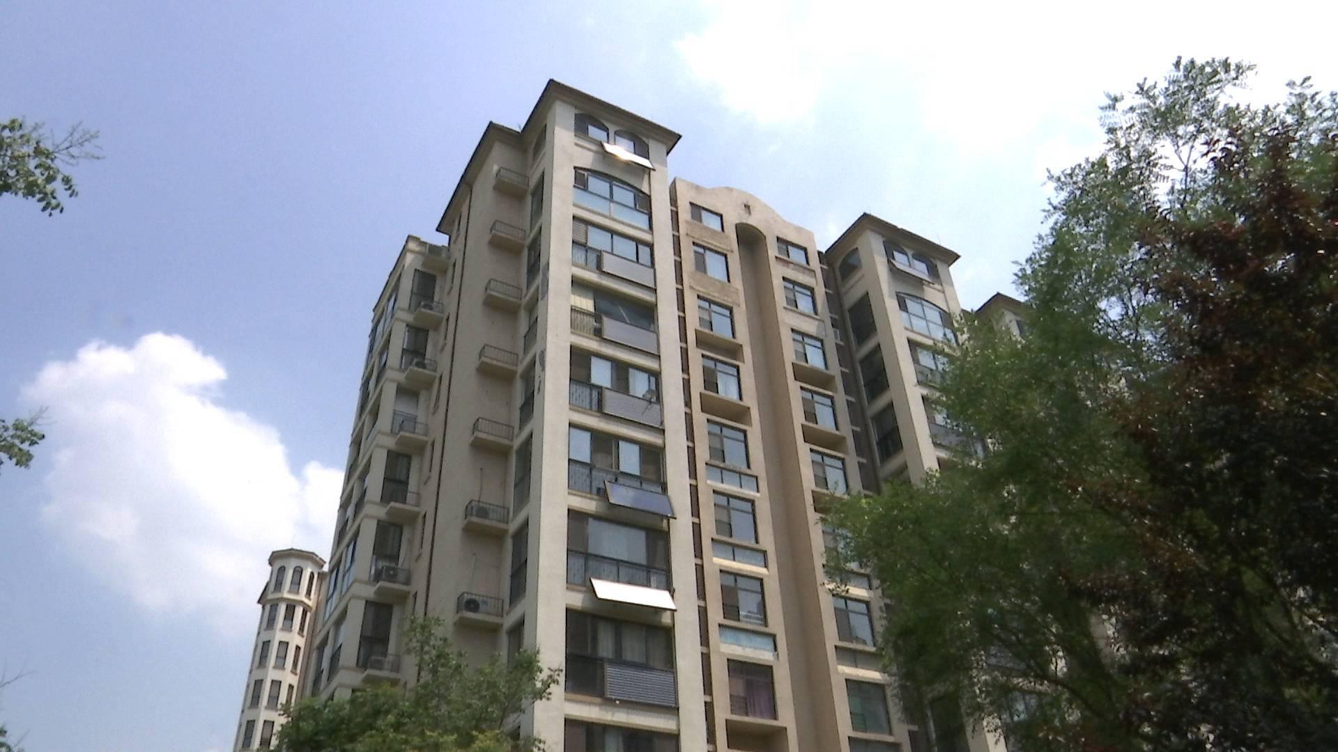 小区地灯漏电悲剧