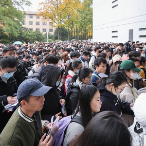 国考最热职位引1970人竞争，科技新星下的职场变革与挑战——探索科技重塑未来职场生活的趋势
