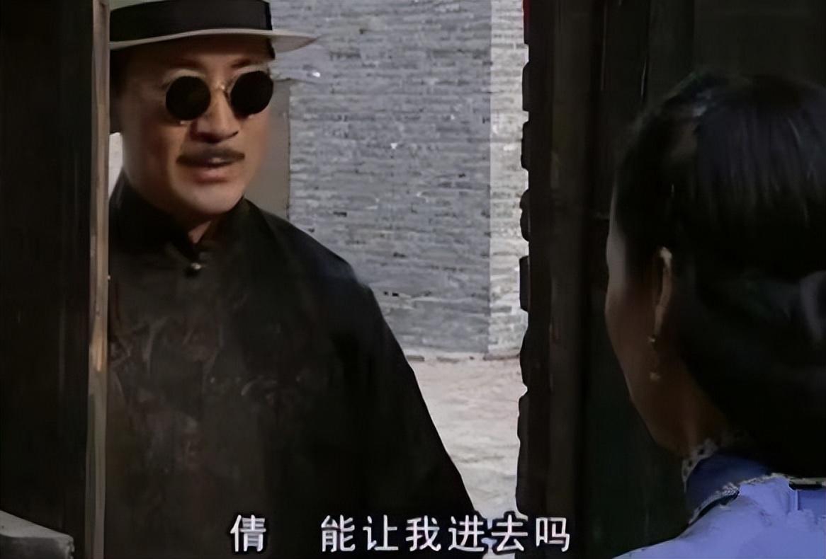 地产股在政策春风中持续反弹，专家解读小巷中的独特风味机遇。