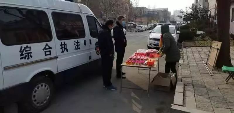 执法者与摊贩交织故事