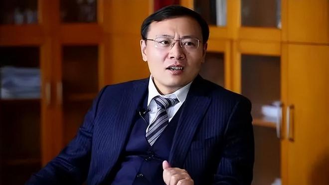 任泽平、但斌被禁止关注，背后的故事与深层启示