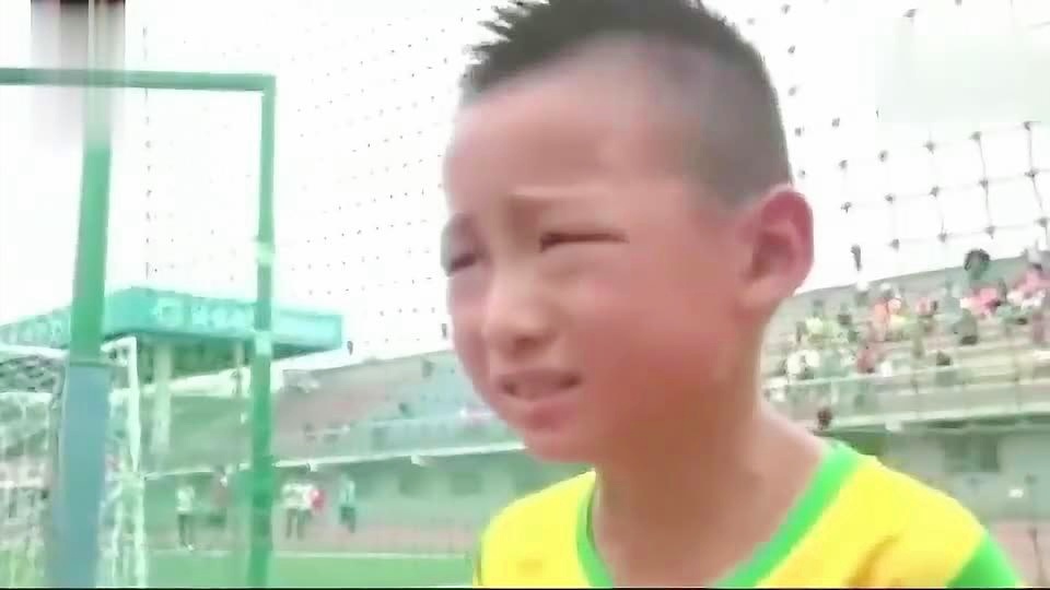 童趣碰撞现实，小学生犀利吐槽国足！