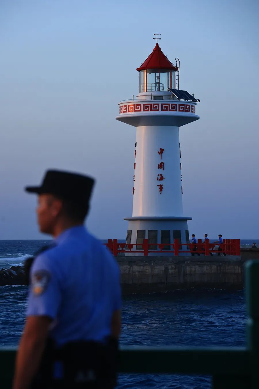 海警围岛轮廓显现，巷弄深处的独特风味