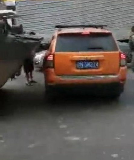 司机们神同步让行军车队的步骤指南，为军车队让行的重要性与操作指南