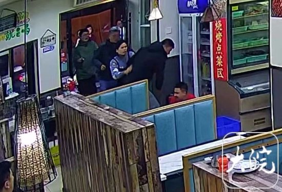 山西绛县干部不文明行为曝光，智能监控助力文明城市新篇章