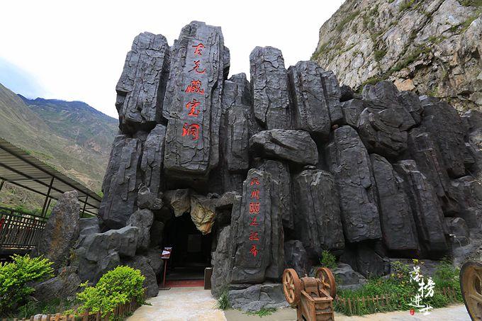 下载香肠派对最新版，探索小巷中的美食秘境之旅