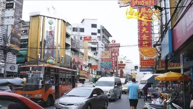 小巷风情与独特小店探索