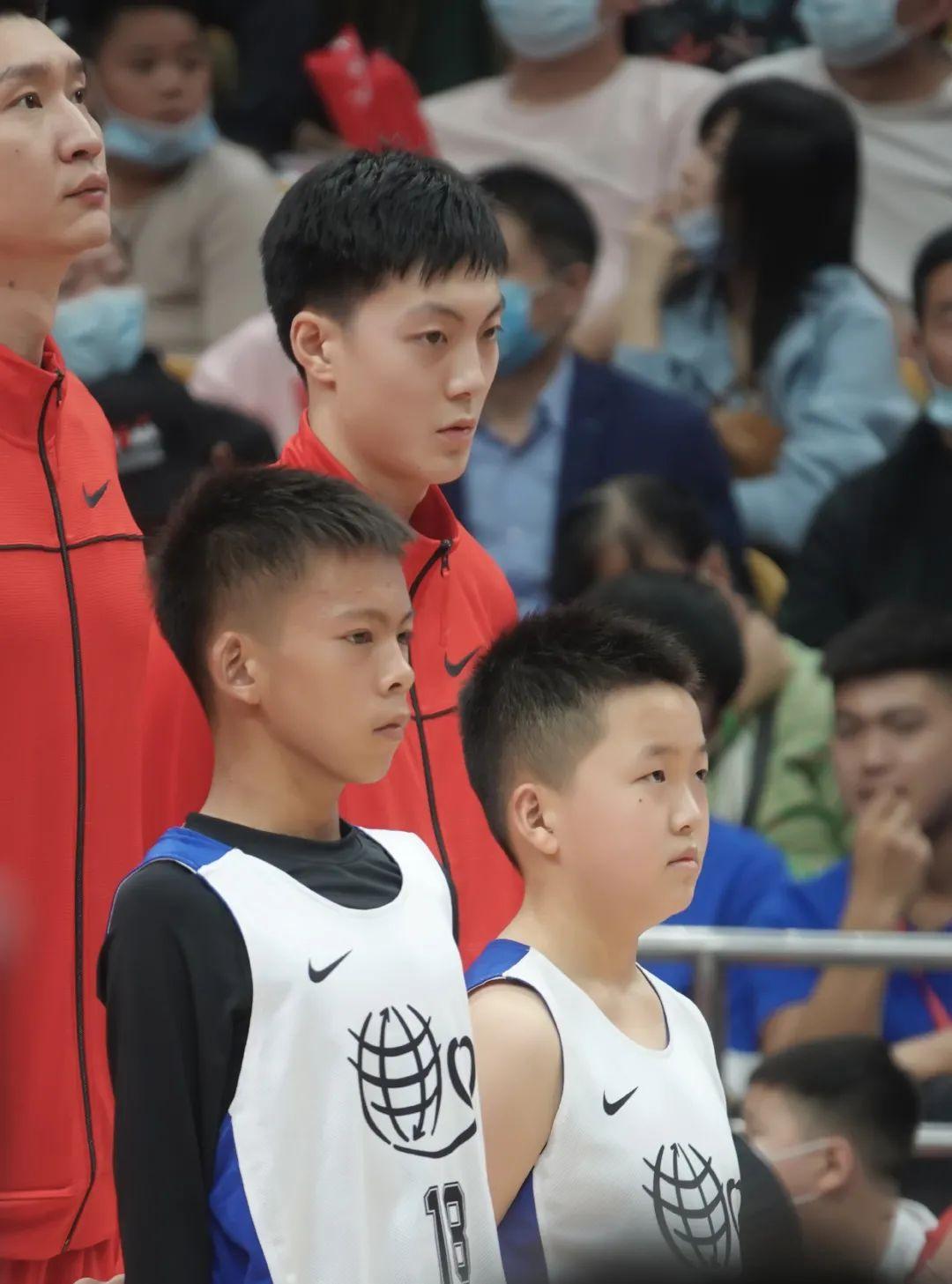 自信与成就感的时代大门