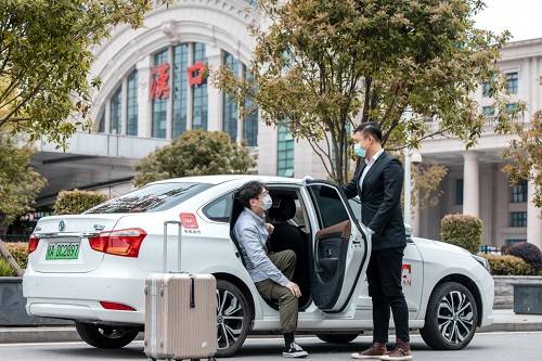 武汉最新专车，自信之旅启程，驶向成功之路