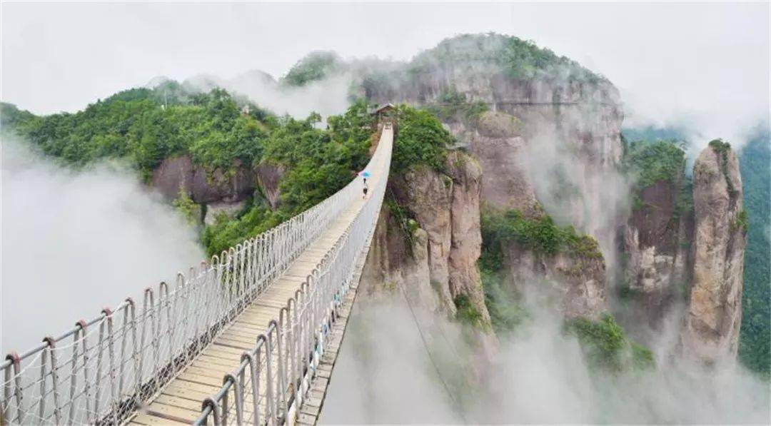 最新东方时事解读，自然美景背后的探索之旅