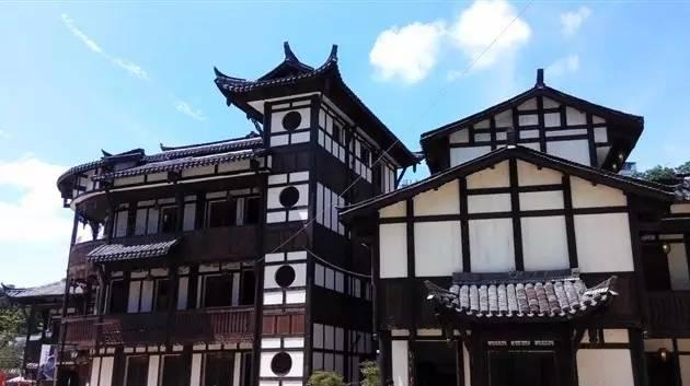 自然美景旅行盛宴/探寻内心平静之旅（或者旅行探寻内心平静/自然美景盛宴）