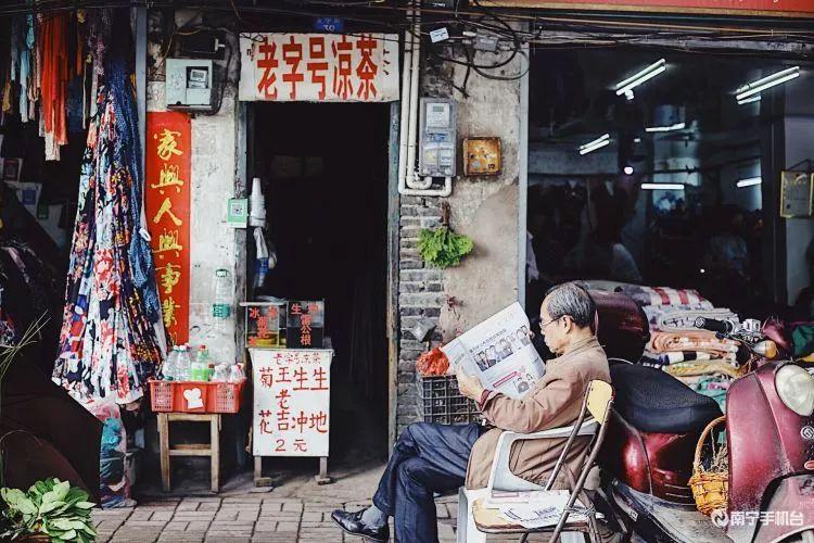 承兑最新动态与小巷深处的独特风味，一家特色小店惊艳亮相