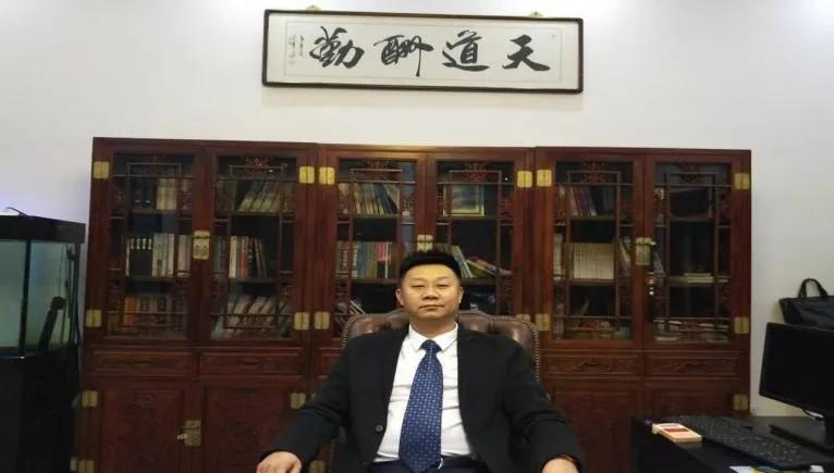 时代背景下的青春印记，最新电影年轻的重磅来袭！