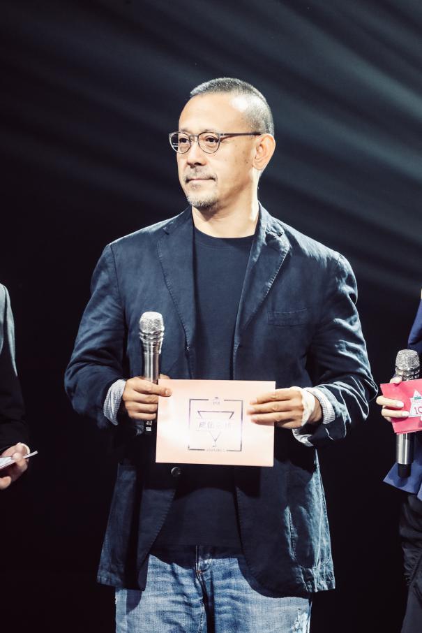 荷尔蒙第三季演员表与小巷特色小店，星光熠熠的演员阵容揭秘