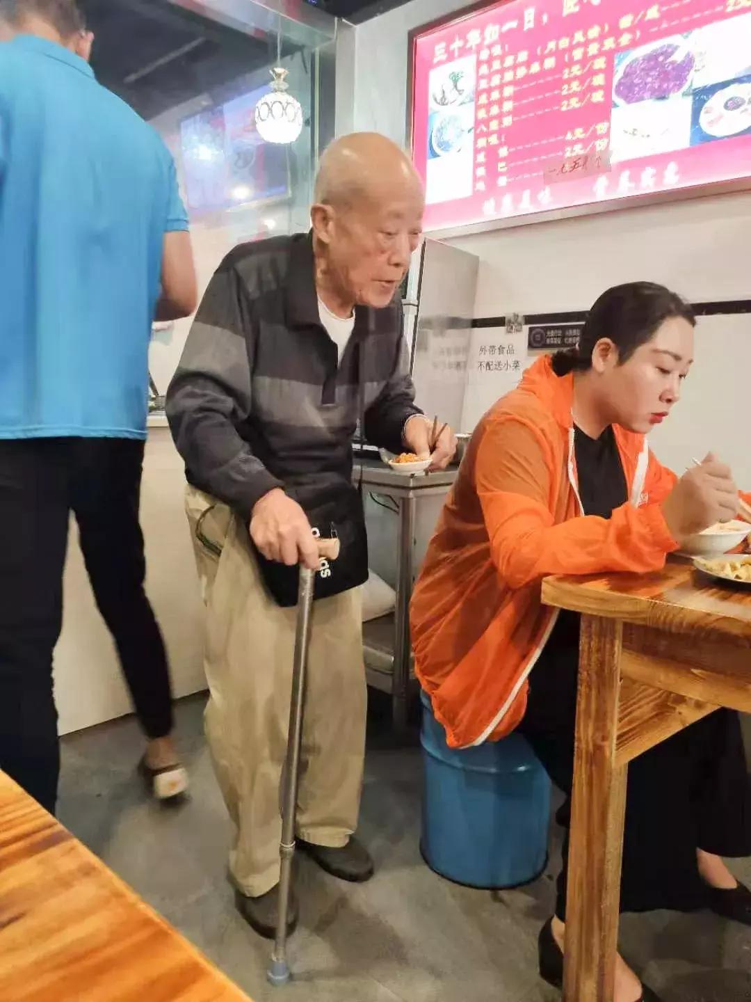 6号台风最新动态及小巷特色小店大揭秘，独特风味与隐藏版魅力的探索