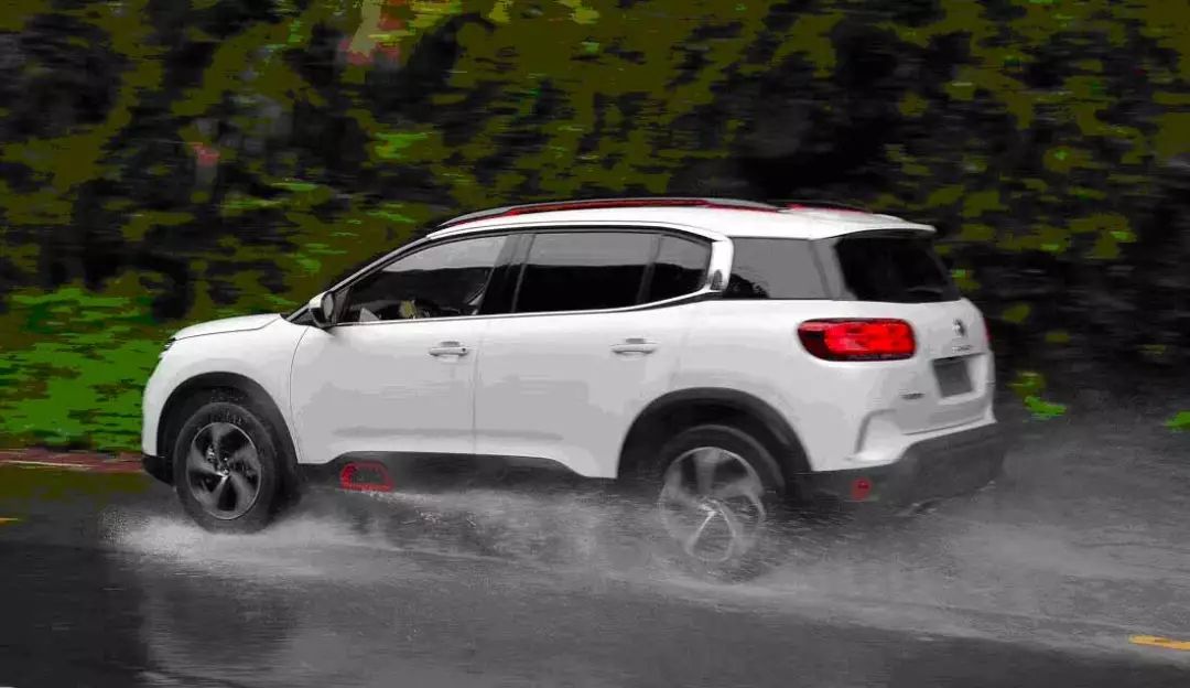东风最新suv,东风最新SUV，一场与自然美景的亲密之旅，寻找内心的平和与宁静