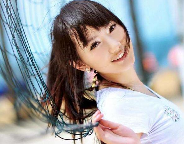 青春诗篇与时代印记，她的小梨涡最新章节汇总