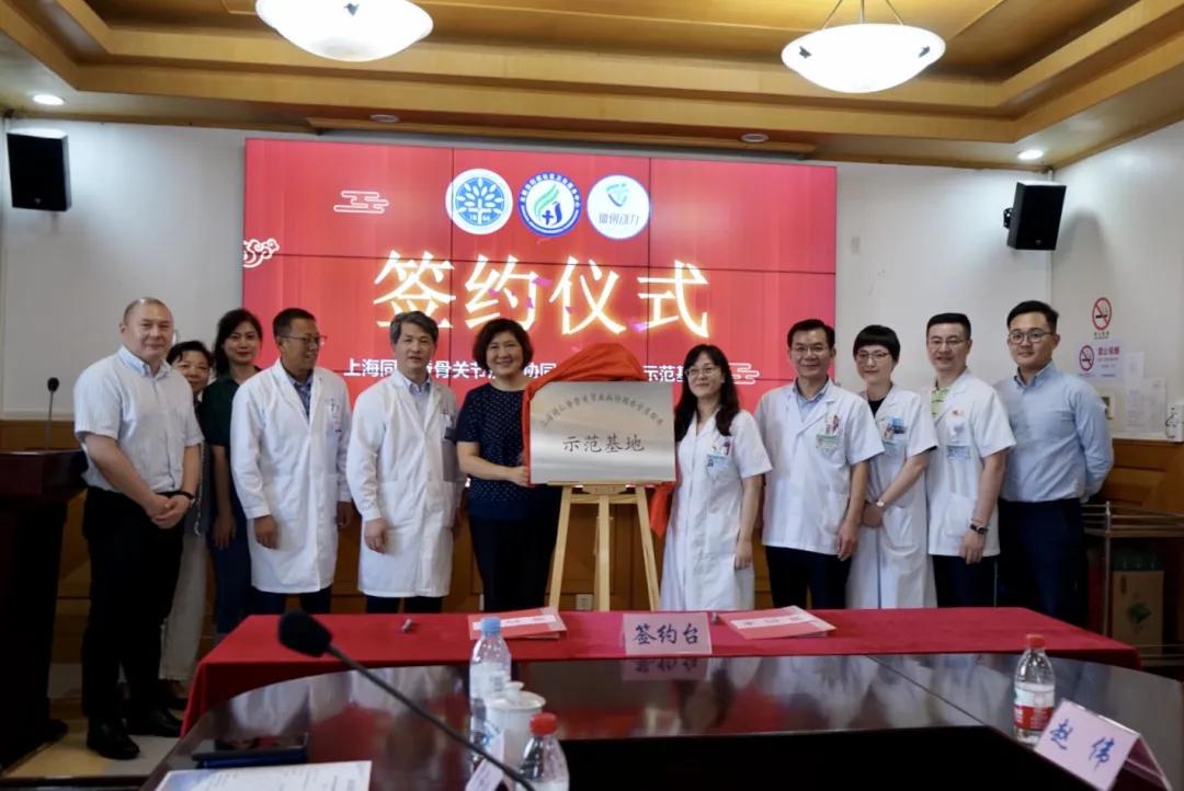 房产执行最新规定，开启家的新篇章，老友相聚共筑温馨家园