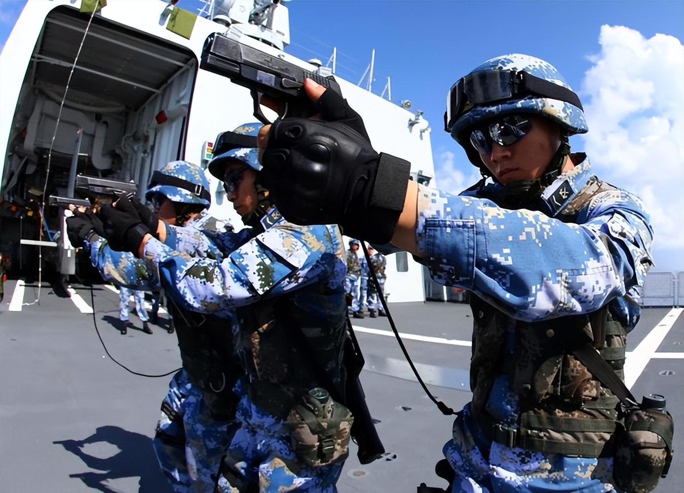张召忠最新军事热点深度解析视频出炉，引领军事知识新潮流