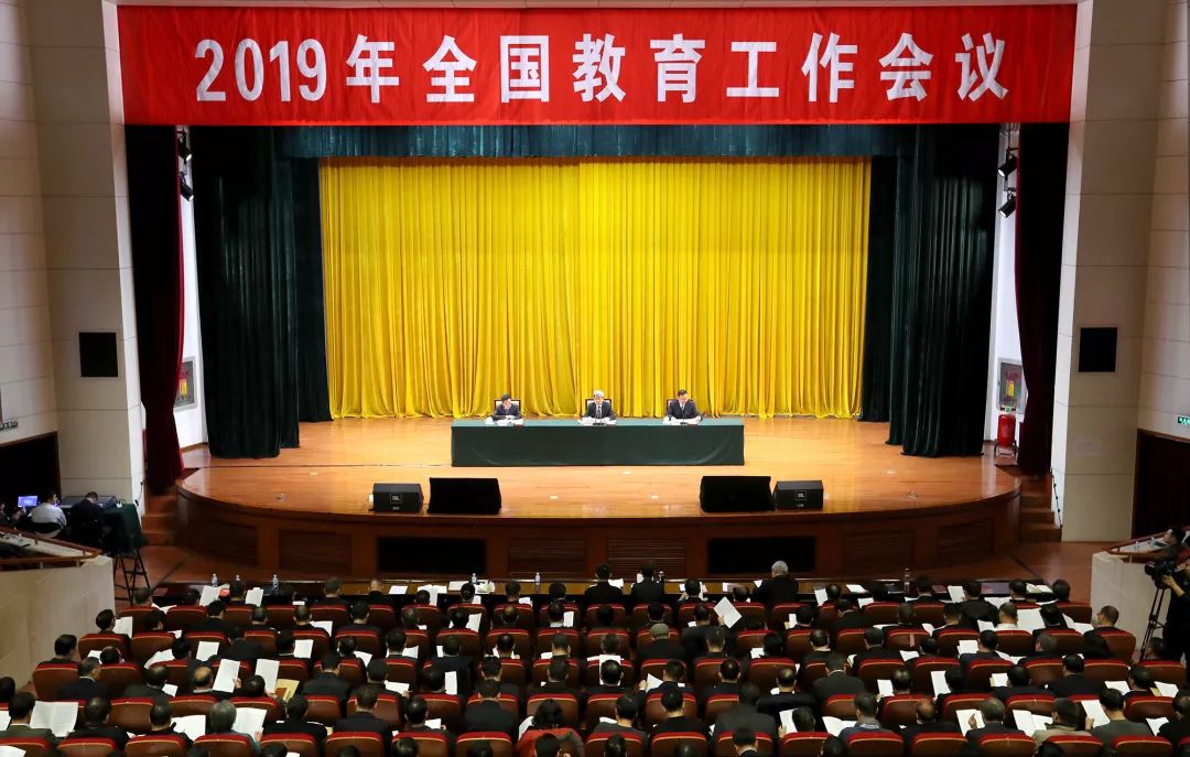 变革之力与学习带来的自信与成就感（或可简化为“变革与学习成就”）