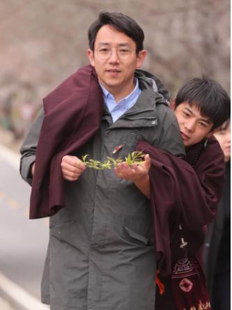 林俊杰最新自然美景游照片，寻找内心平和之旅