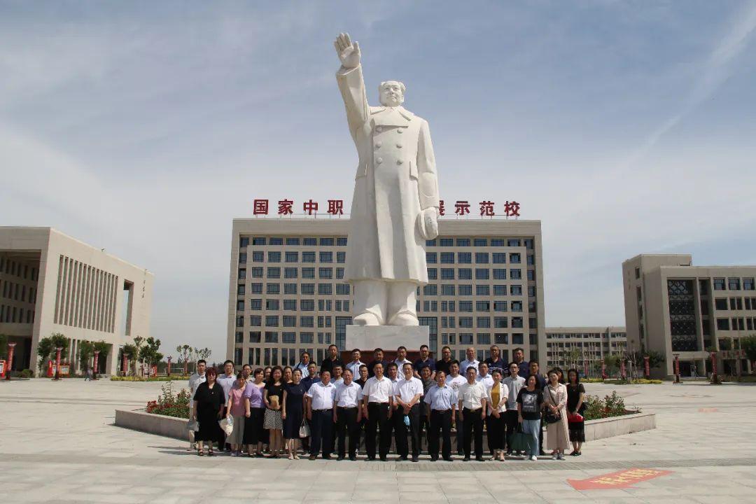 自然之旅鼓舞心灵，最新歌曲带来宁静之声