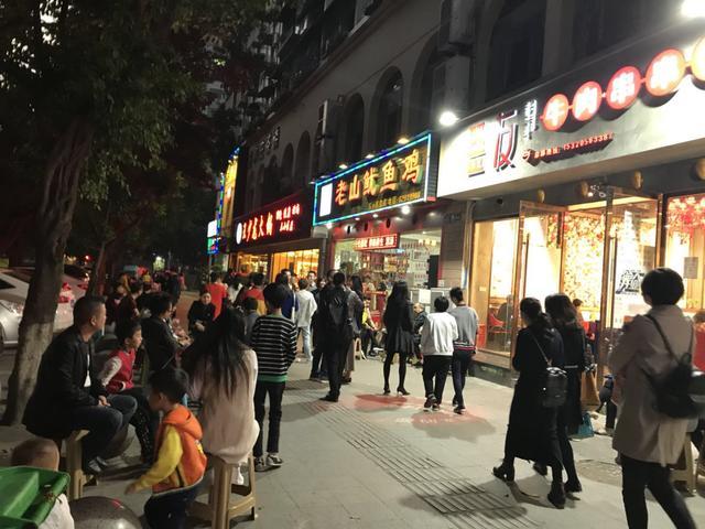 小巷深处的独特风味小店